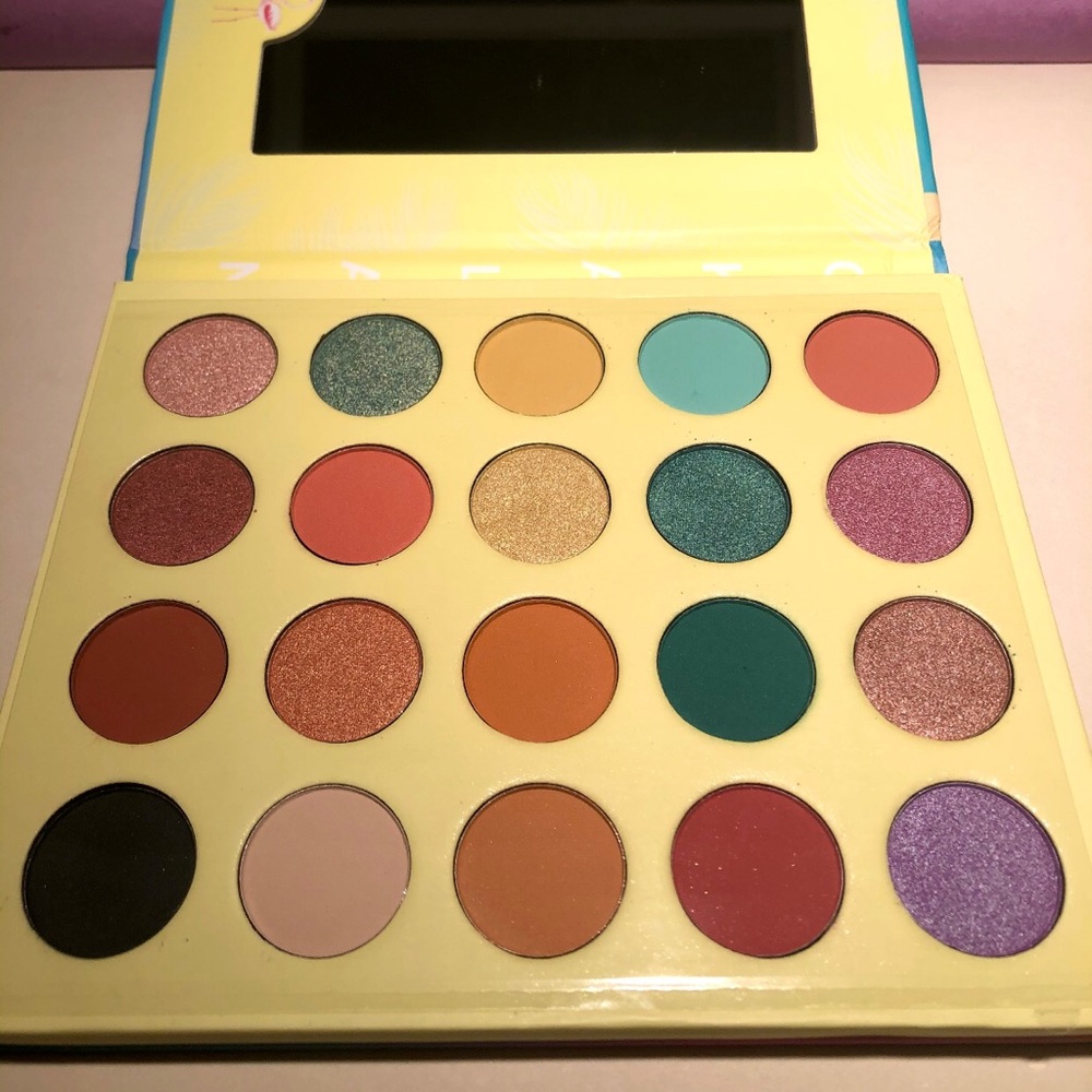 eyeshadow pallet